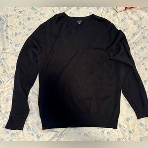 Men’s Medium Vneck Merino Wool Apt 9 Black Sweater. Gently Used